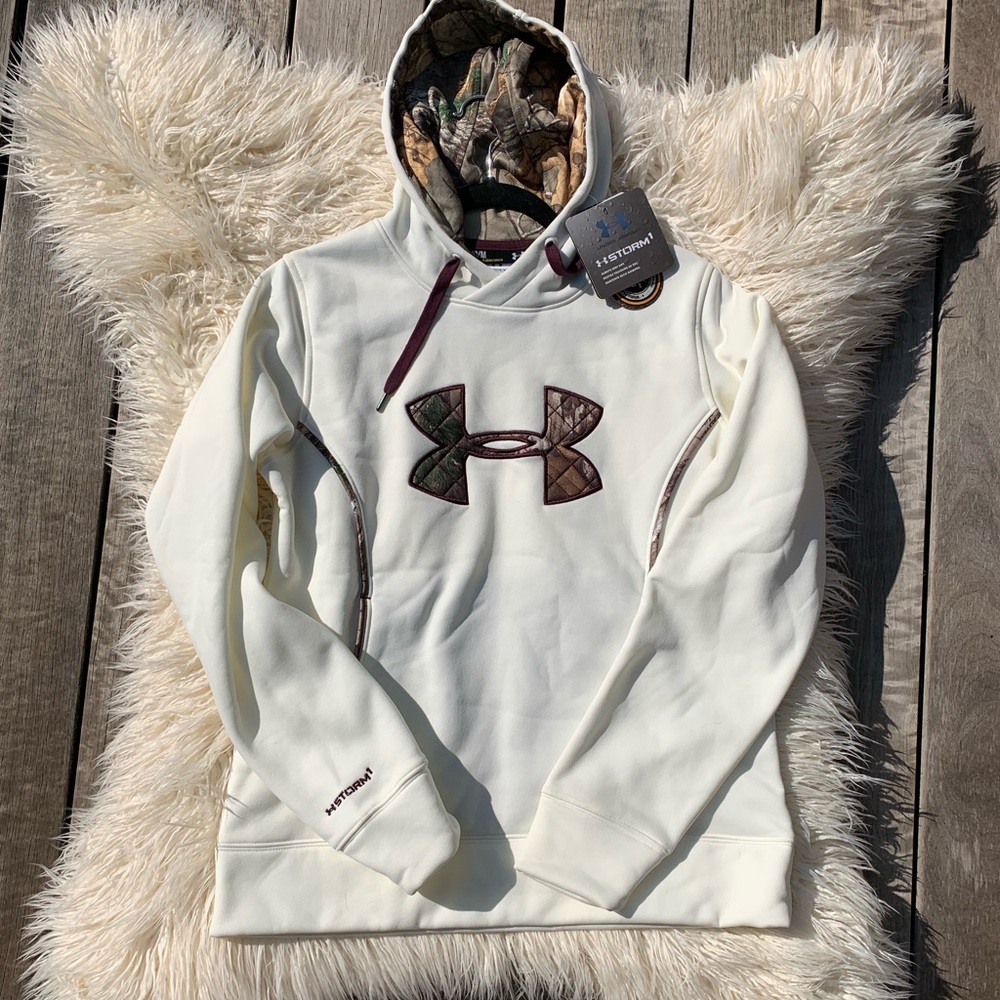 ⭐️Under Armour⭐️ White Camo Sweatshirt - Picture 1 of 3